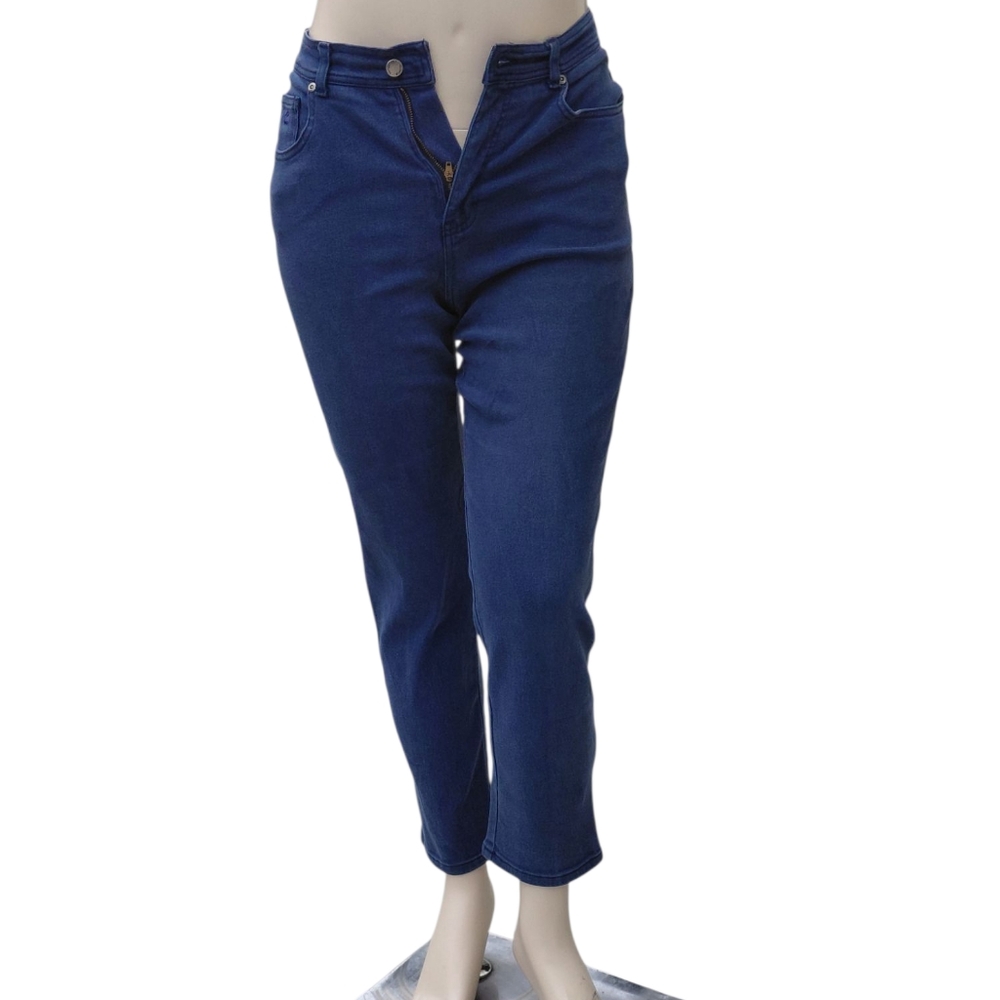 1025....Gloria Vanderbilt Tapered Leg Jeans Size 14Short, W28" 27"Inseam 12"Rise